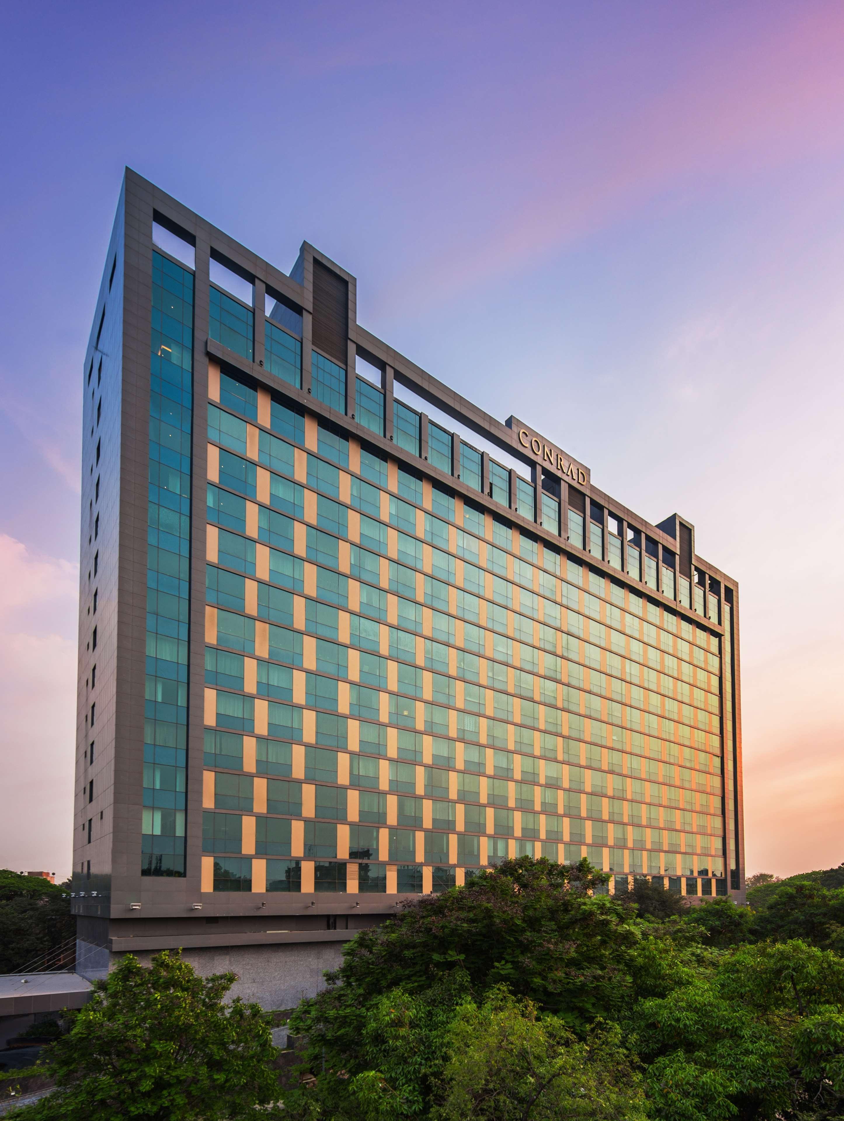 Conrad 5*